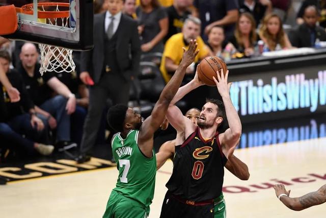 皇马西甲决战：缺维尼修斯、米利唐复出成关键